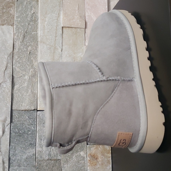UGG Women's Classic Mini II Winter Boot Shoes - Picture 6 of 8